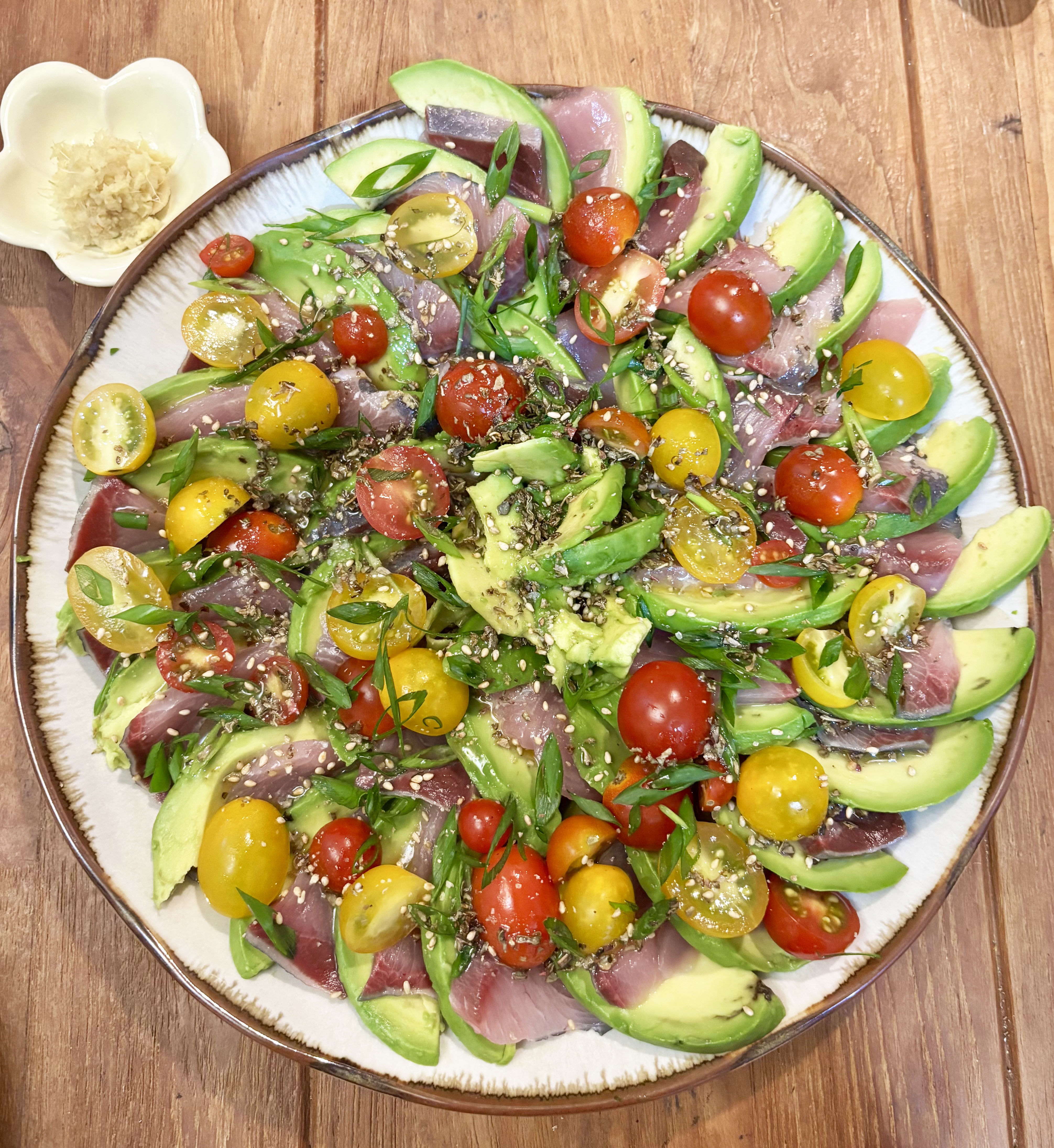 ブリとアボカド、やさしさのカルパッチョ